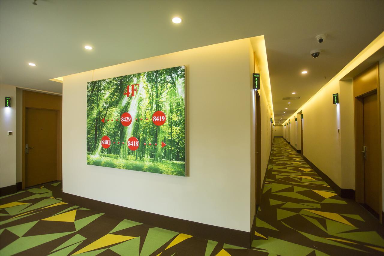Vatica Shanghai Pudong Airport Town Renmintang Road Hotel Екстер'єр фото
